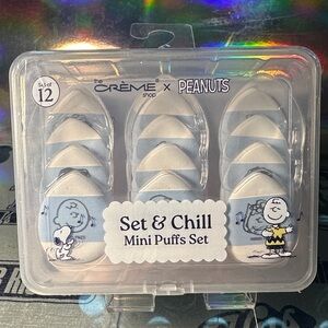 x Peanuts Set & Chill Mini Puffs - White and Blue